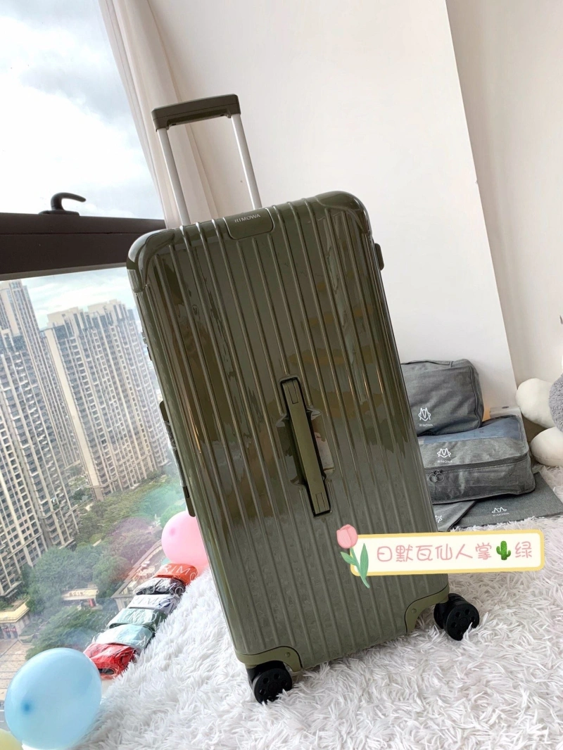 Compact Rxmxwa Suitcase 25602