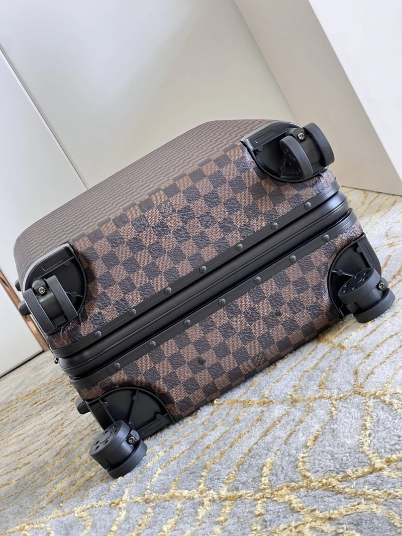 WellDesigned LX Suitcase 25718