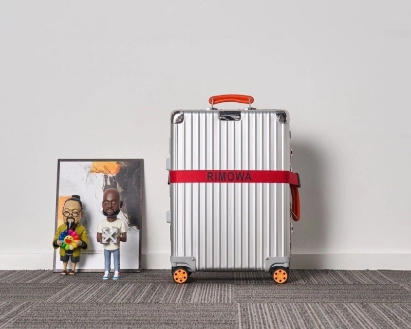Classic Rxmxwa Suitcase 25599