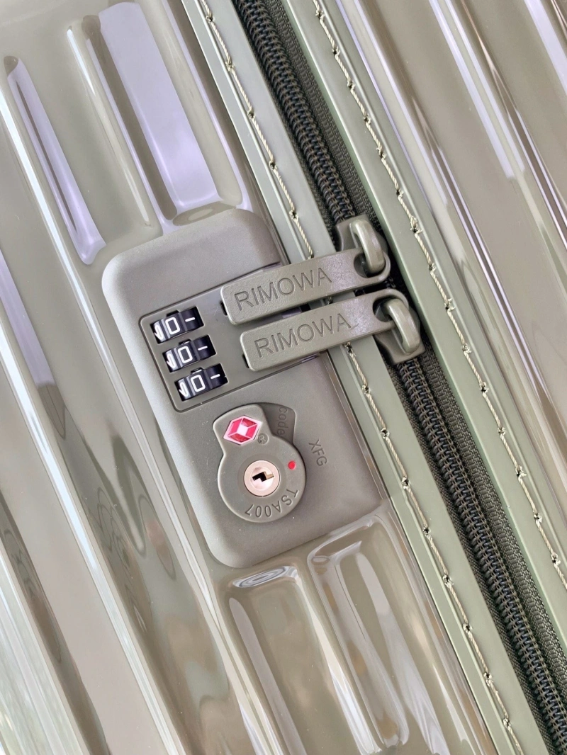 Durable Rxmxwa Suitcase 25562