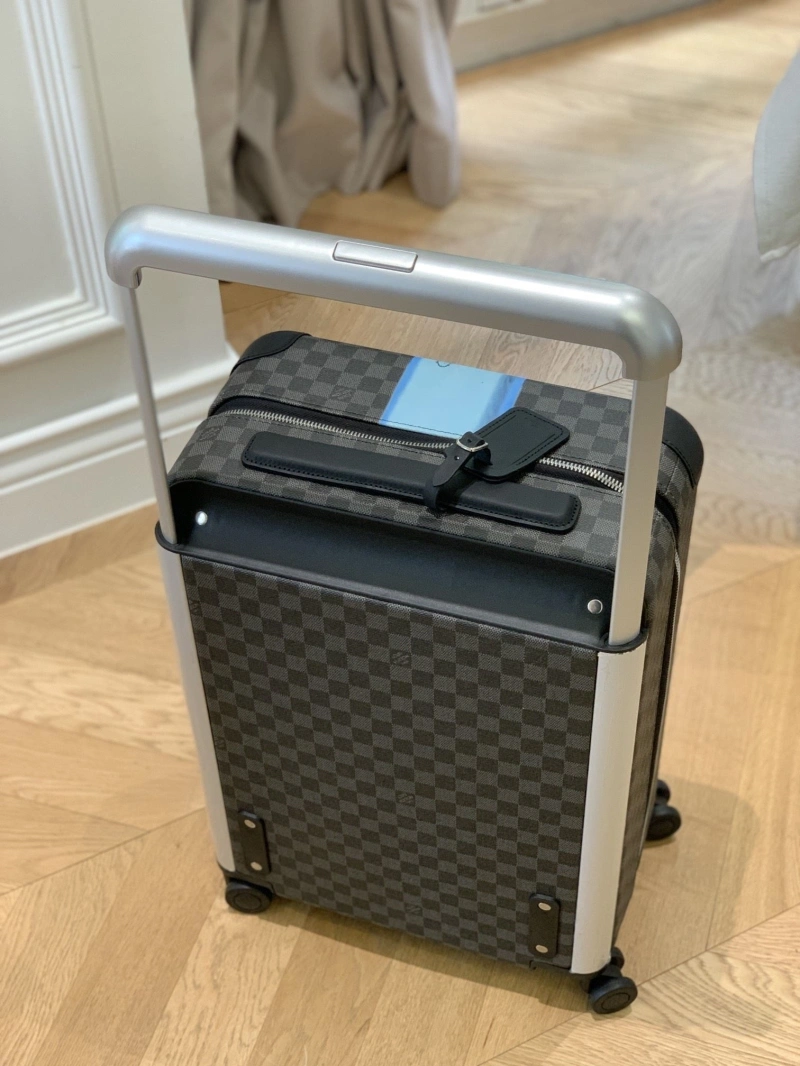 Trendsetting LX Suitcase 25701