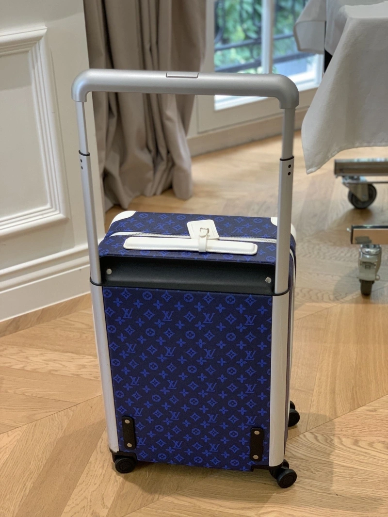 Sophisticated LX Suitcase 25695