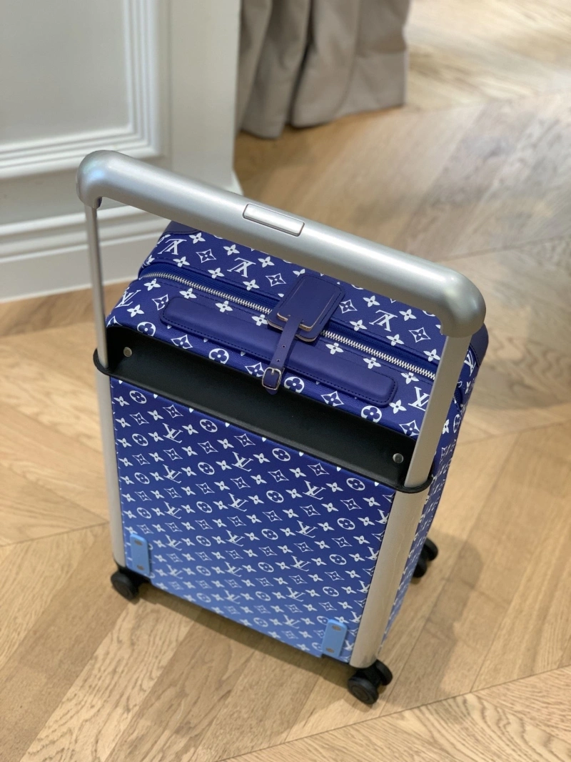 Refined LX Suitcase 25705
