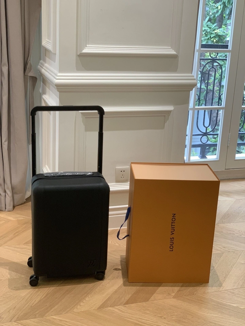 Unique LX Suitcase 25688