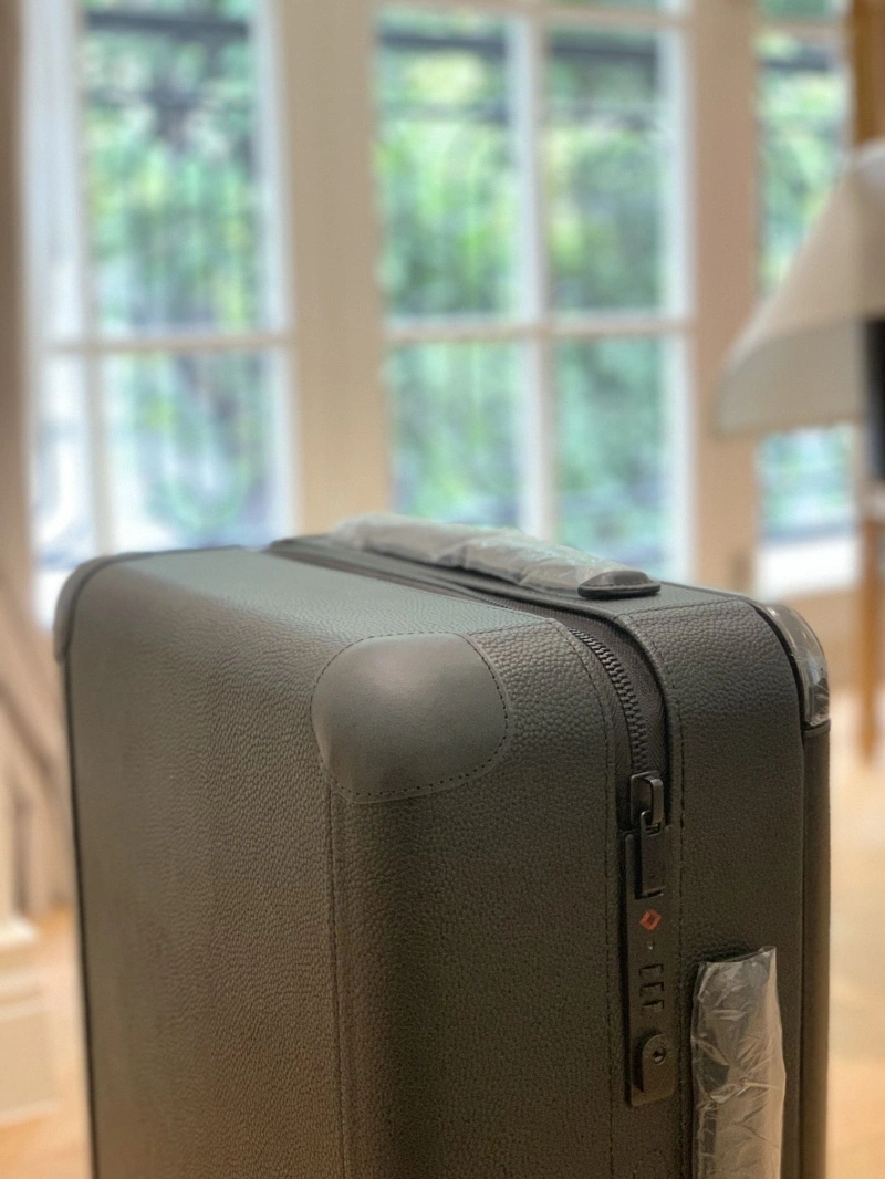 Unique LX Suitcase 25688