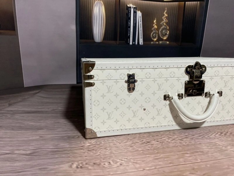 LX Suitcase Modern 25689