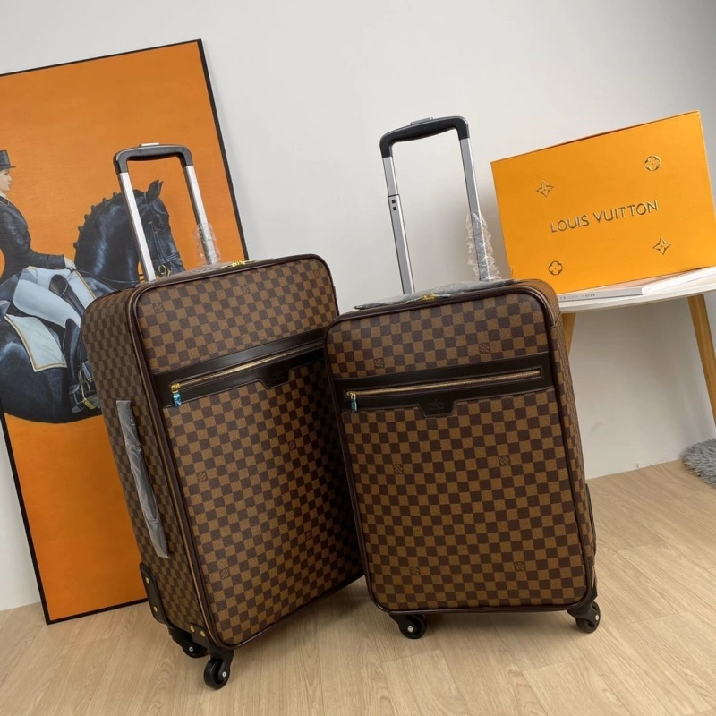 DailyWear LX Suitcase 25677