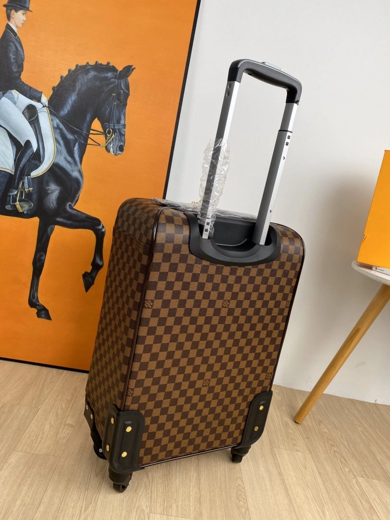 DailyWear LX Suitcase 25677