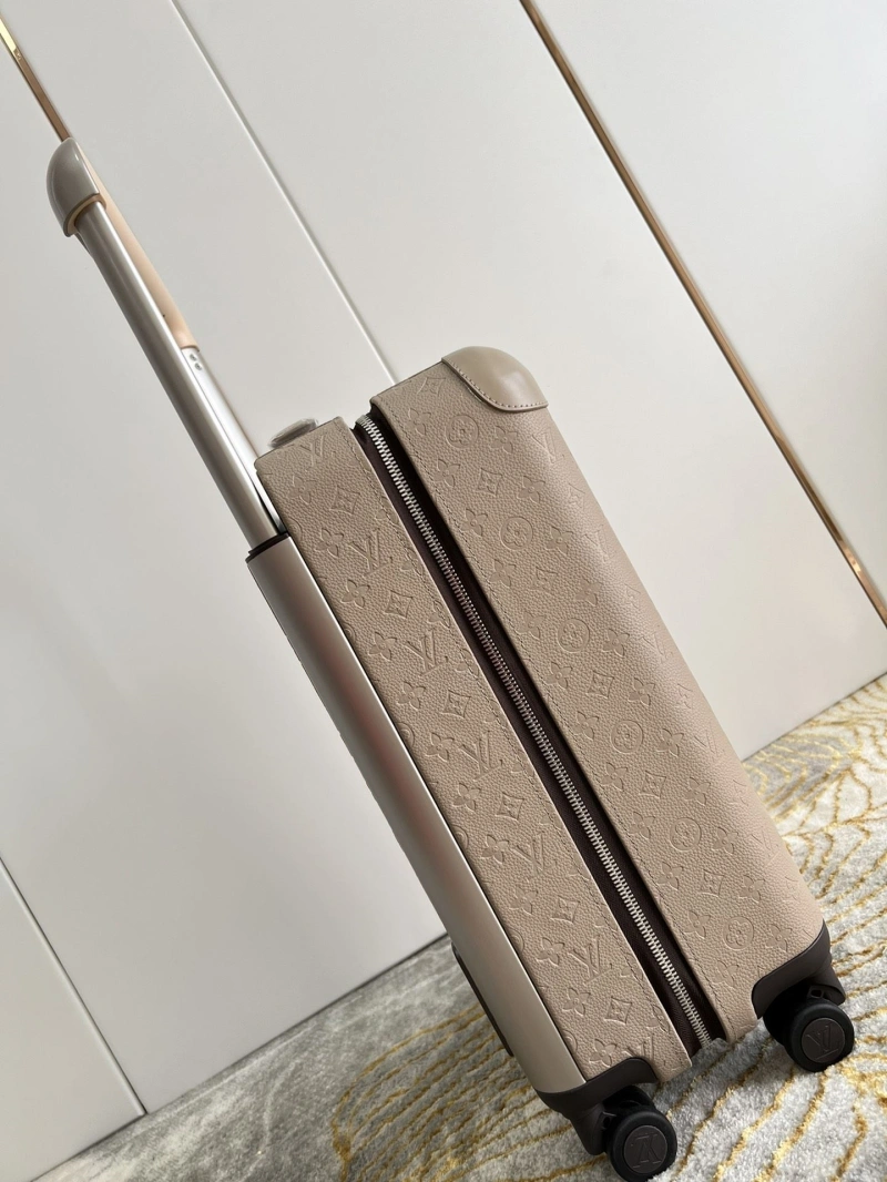 Minimalist LX Suitcase 25679