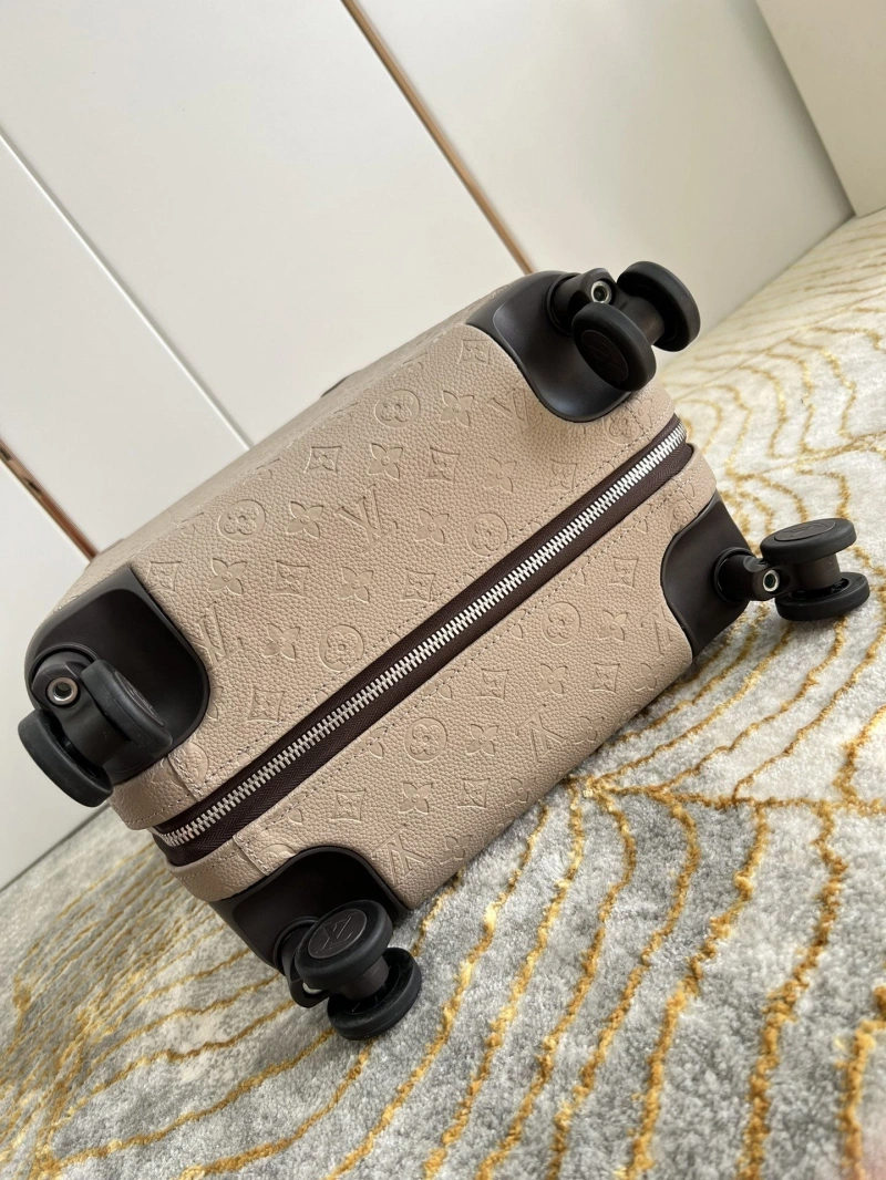 Minimalist LX Suitcase 25679