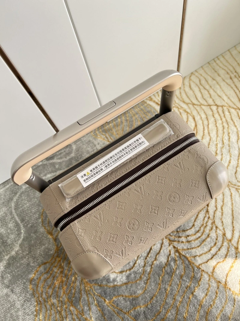 Minimalist LX Suitcase 25679