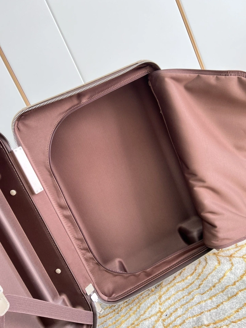 Minimalist LX Suitcase 25679