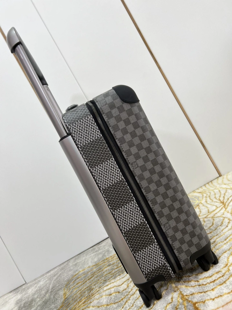 Durable LX Suitcase 25656