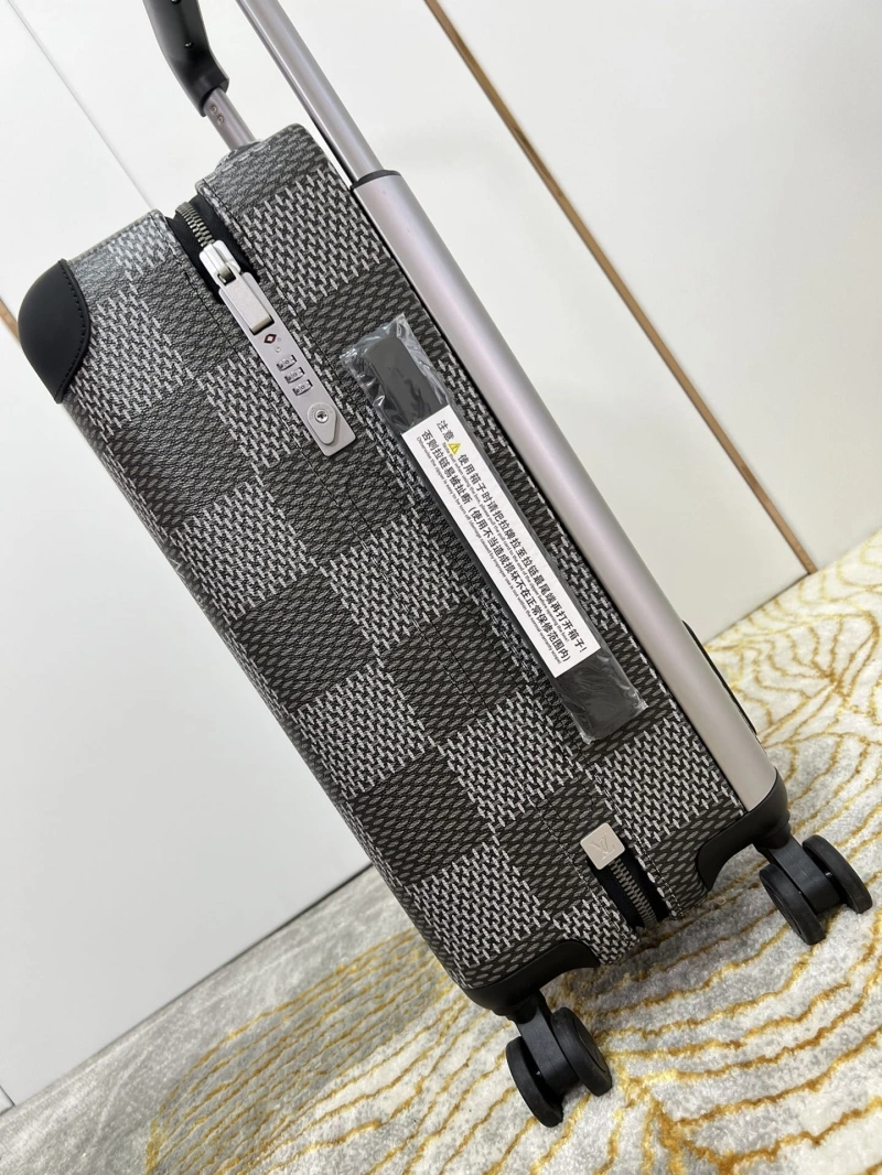 Durable LX Suitcase 25656