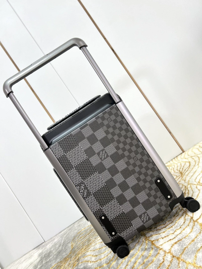 Durable LX Suitcase 25656