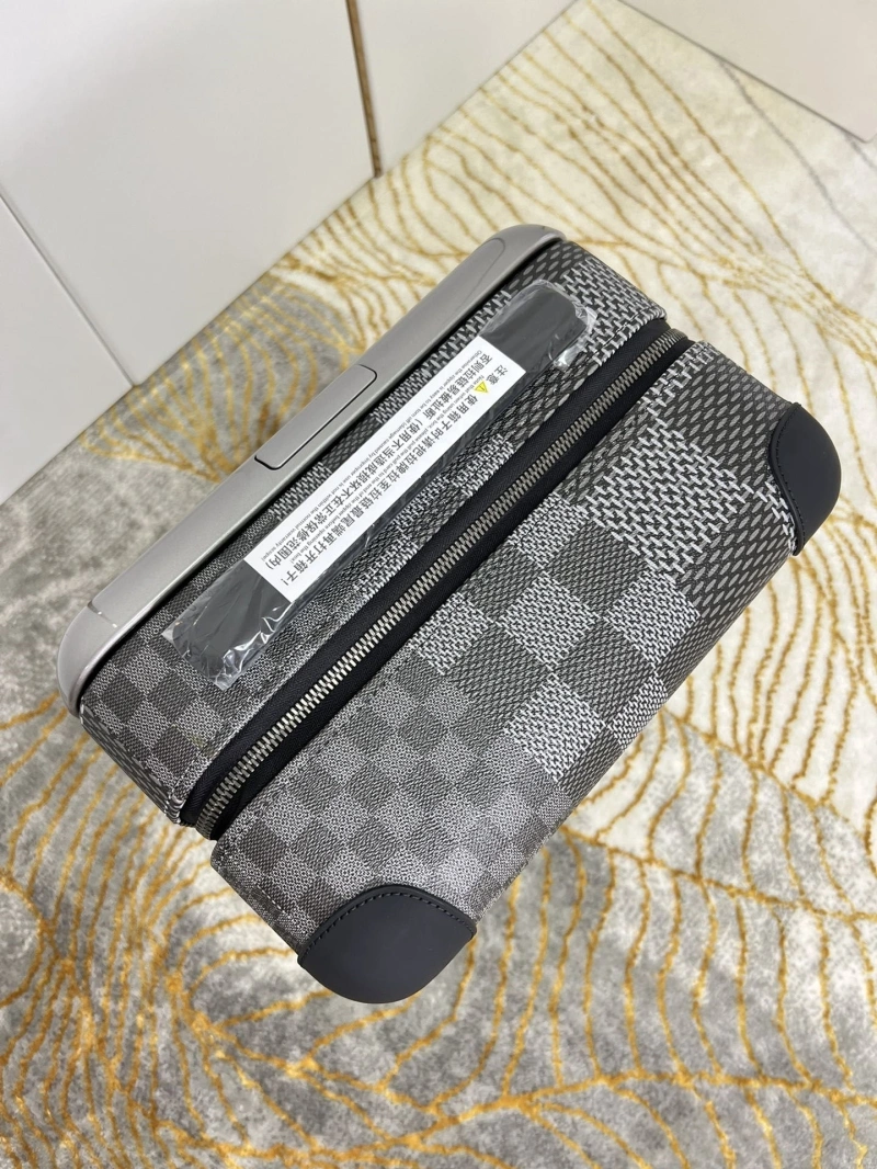 Durable LX Suitcase 25656