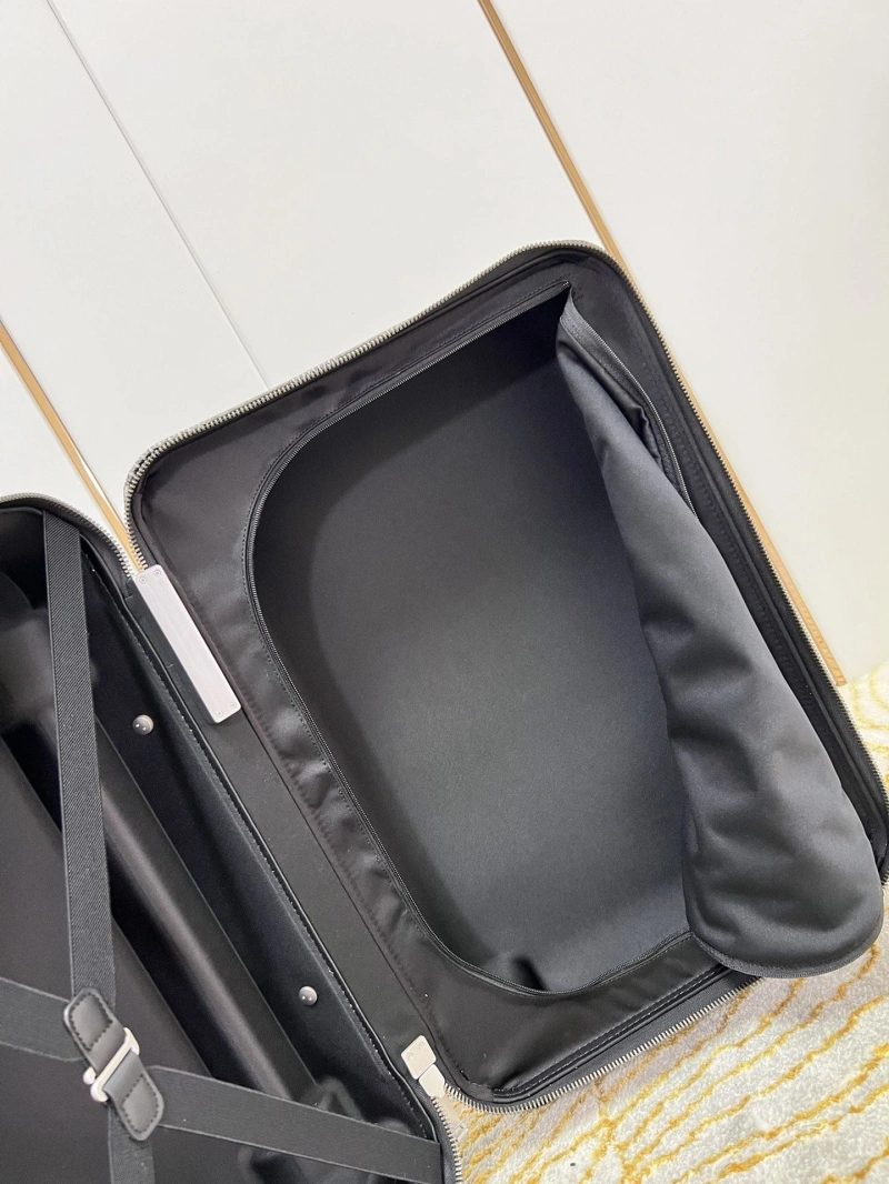 Durable LX Suitcase 25656