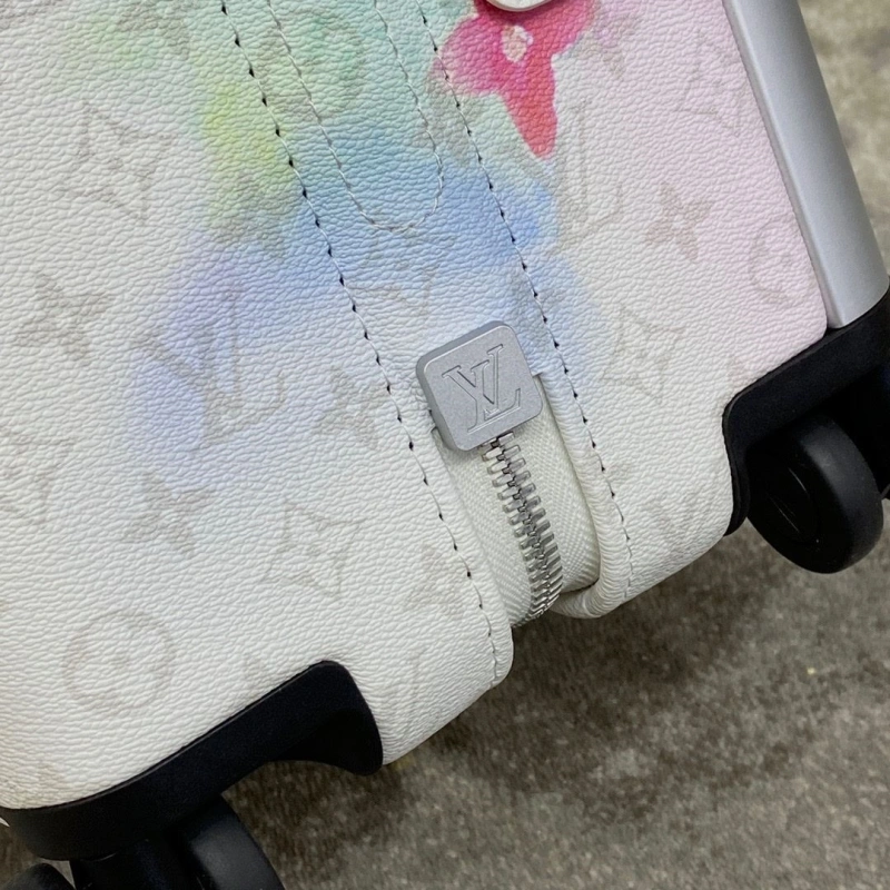 Classic LX Suitcase 25756
