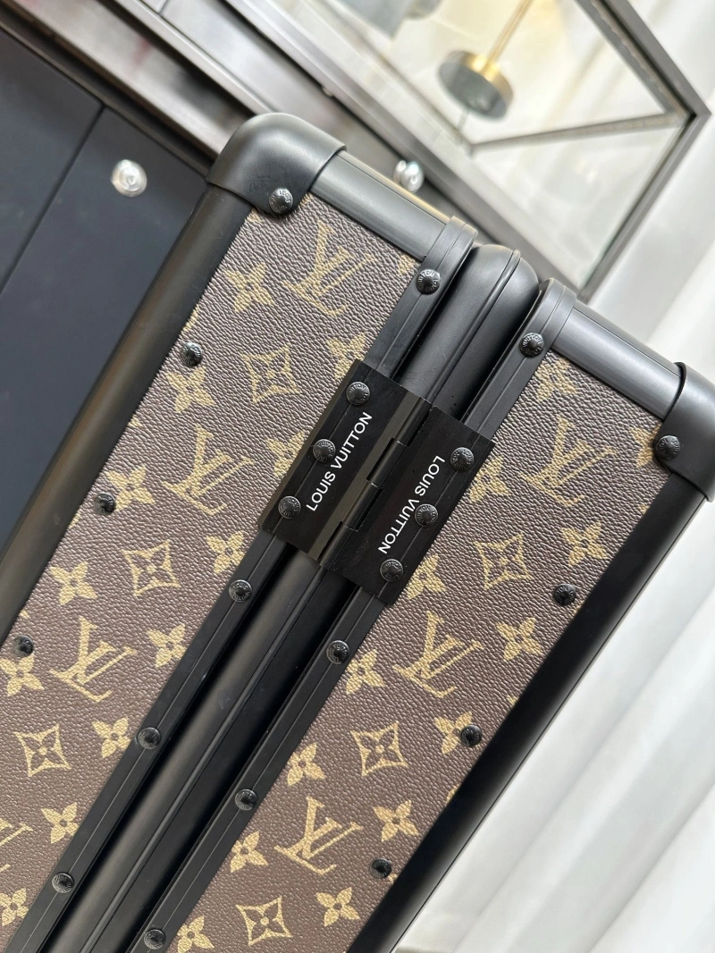 LX Suitcase Lightweight 25730
