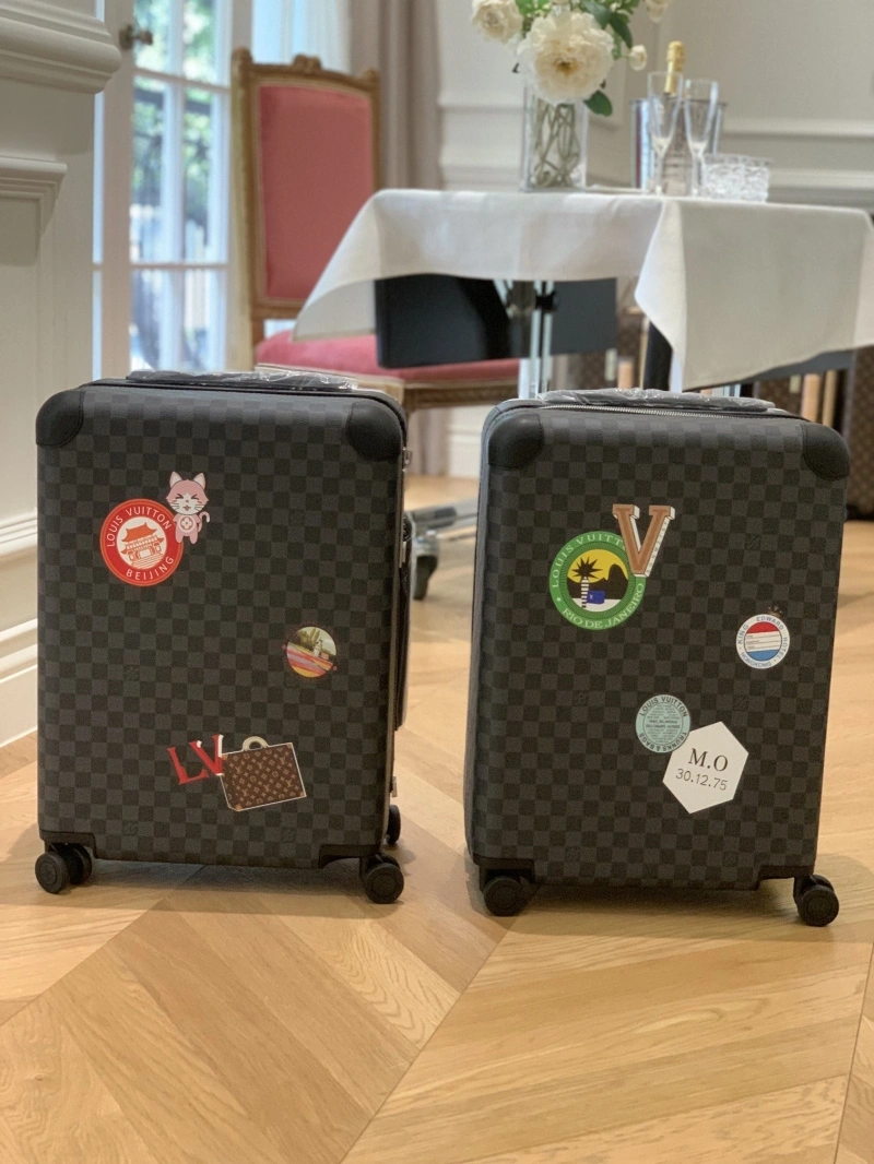 Unique LX Suitcase 25663