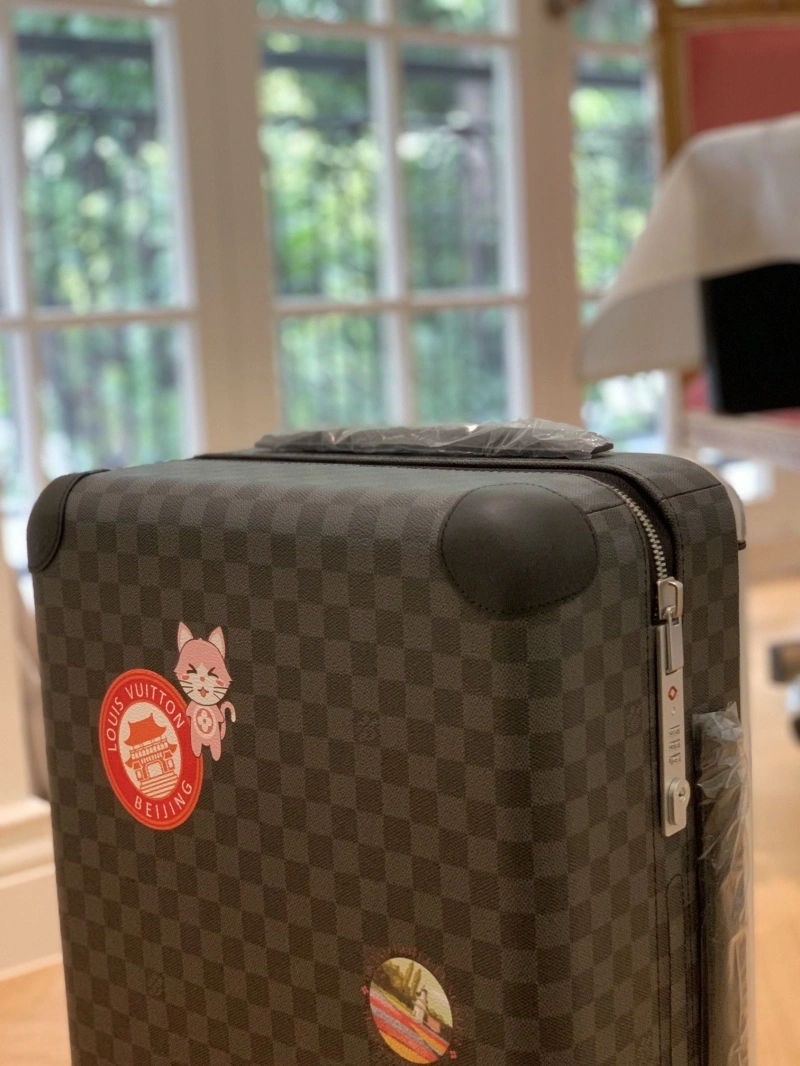 Unique LX Suitcase 25663