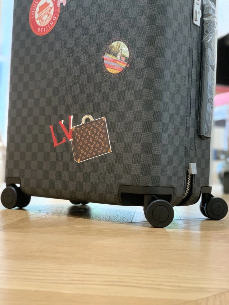 Unique LX Suitcase 25663