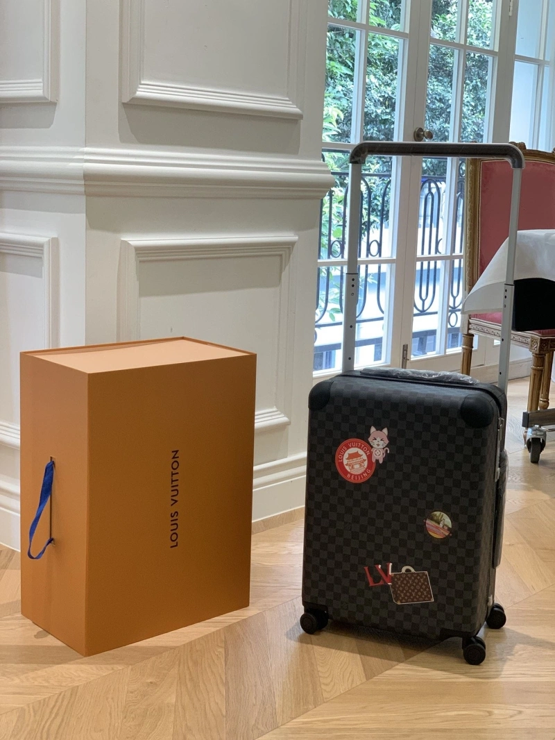 Unique LX Suitcase 25663