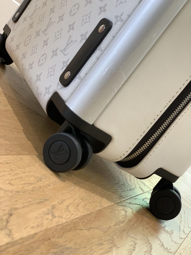 Soft LX Suitcase 25647