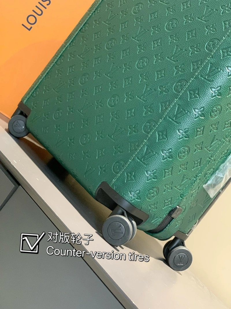 Durable LX Suitcase 25645
