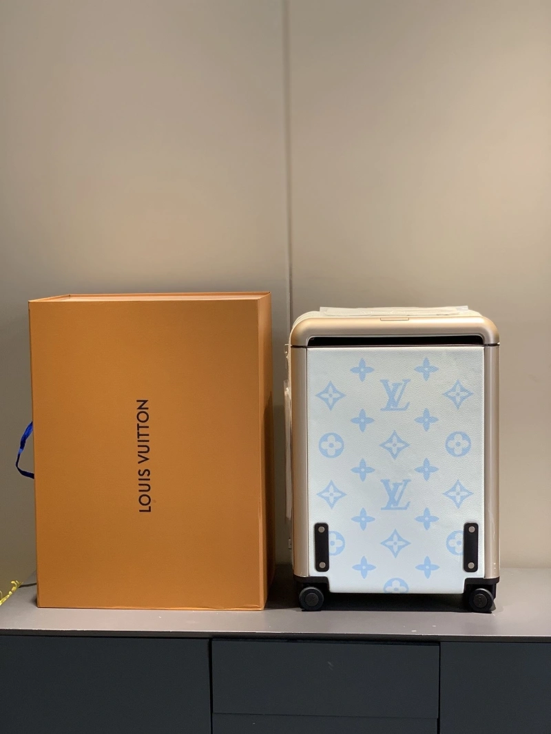 Trendsetting LX Suitcase 25642