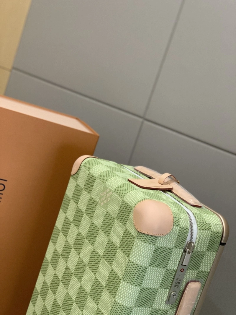 Efficient LX Suitcase 25606