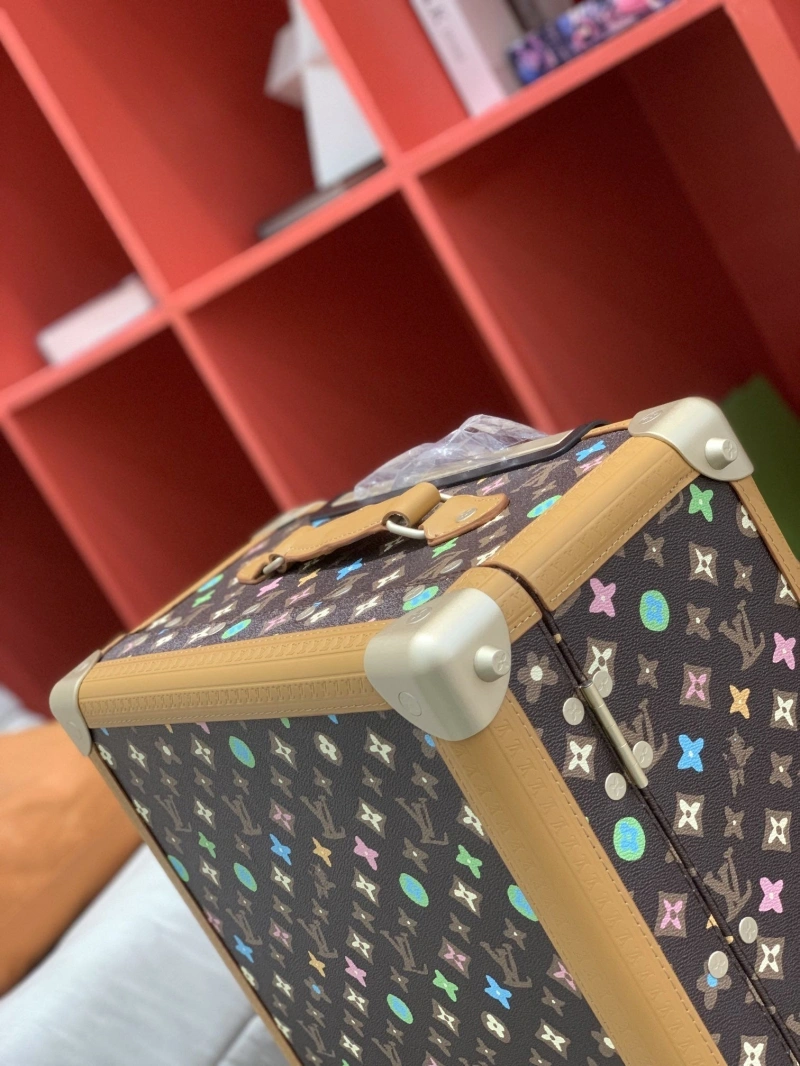 DailyWear LX Suitcase 25619