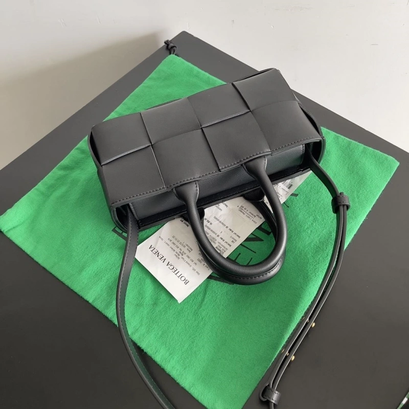 Minimalist BX Top Handle Bags 81245