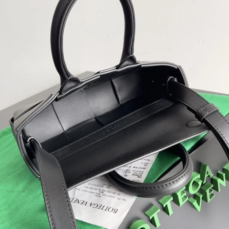 Minimalist BX Top Handle Bags 81245