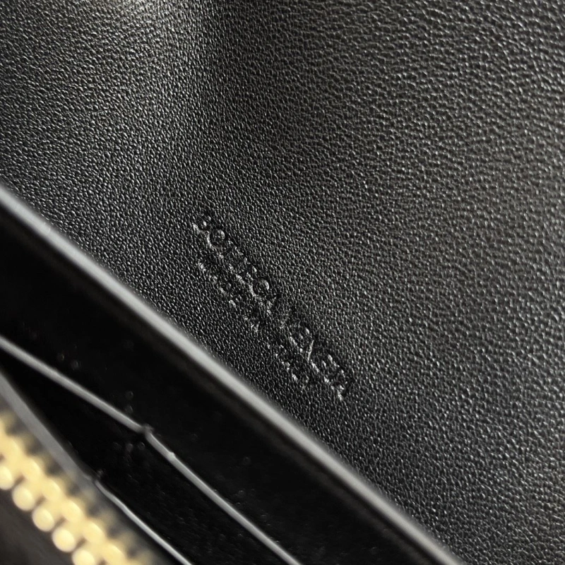 Resilient BX Wallets 81101