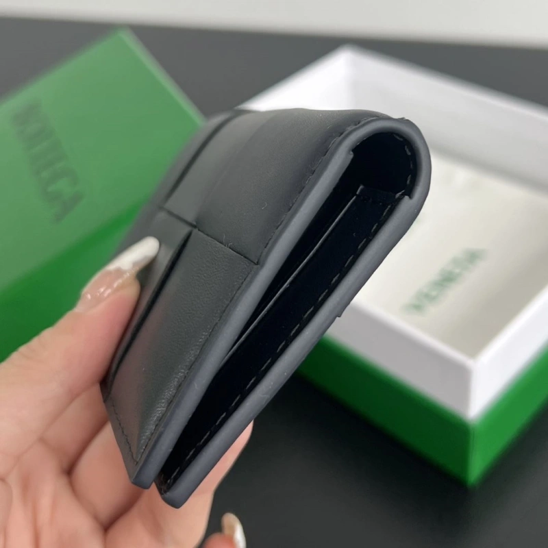 Resilient BX Wallets 81075