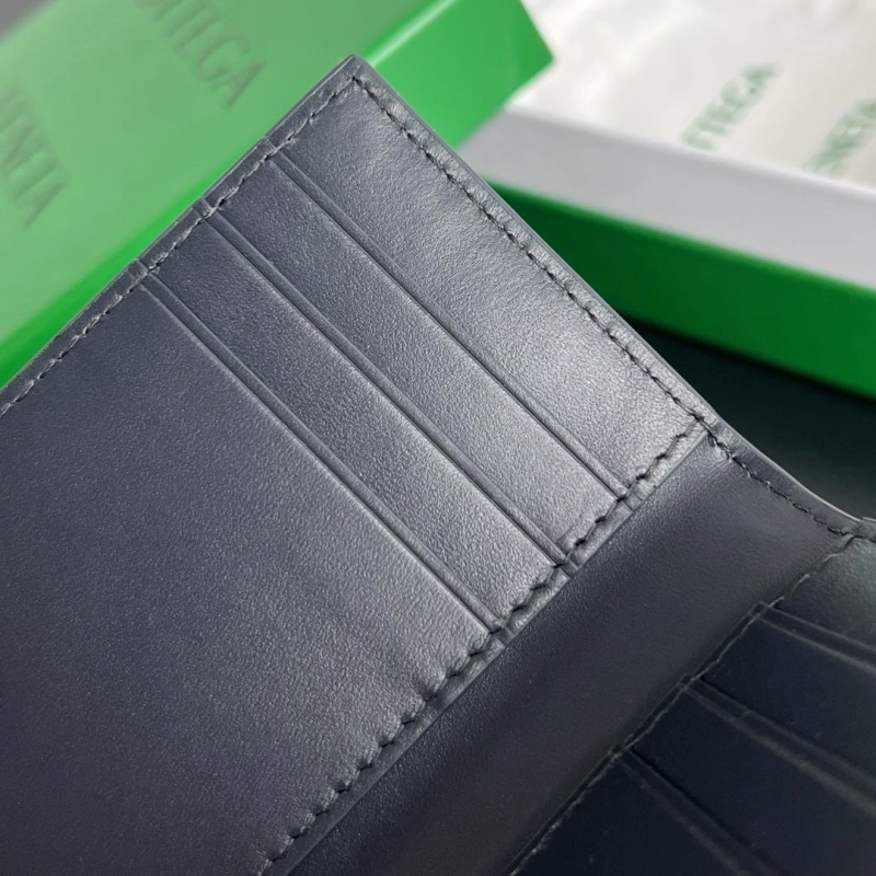 Resilient BX Wallets 81075