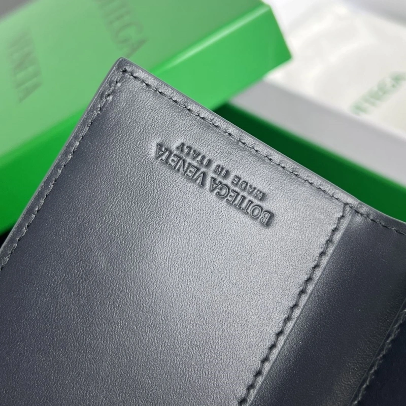 Resilient BX Wallets 81075