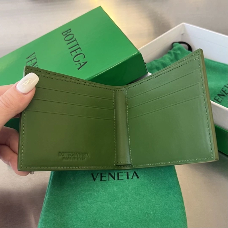 Efficient BX Wallets 81012
