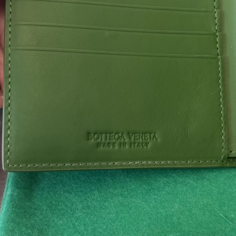 Efficient BX Wallets 81012