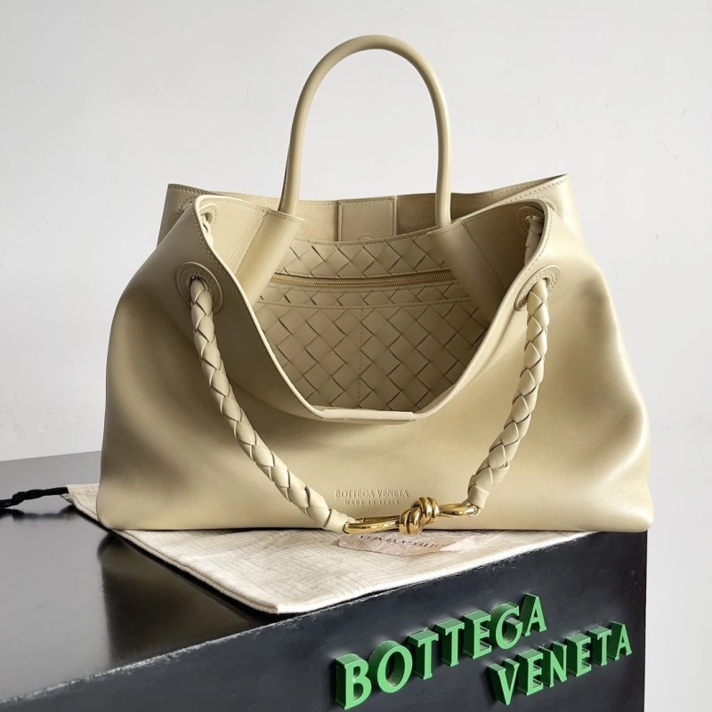Trendsetting BX Top Handle Bags 81159
