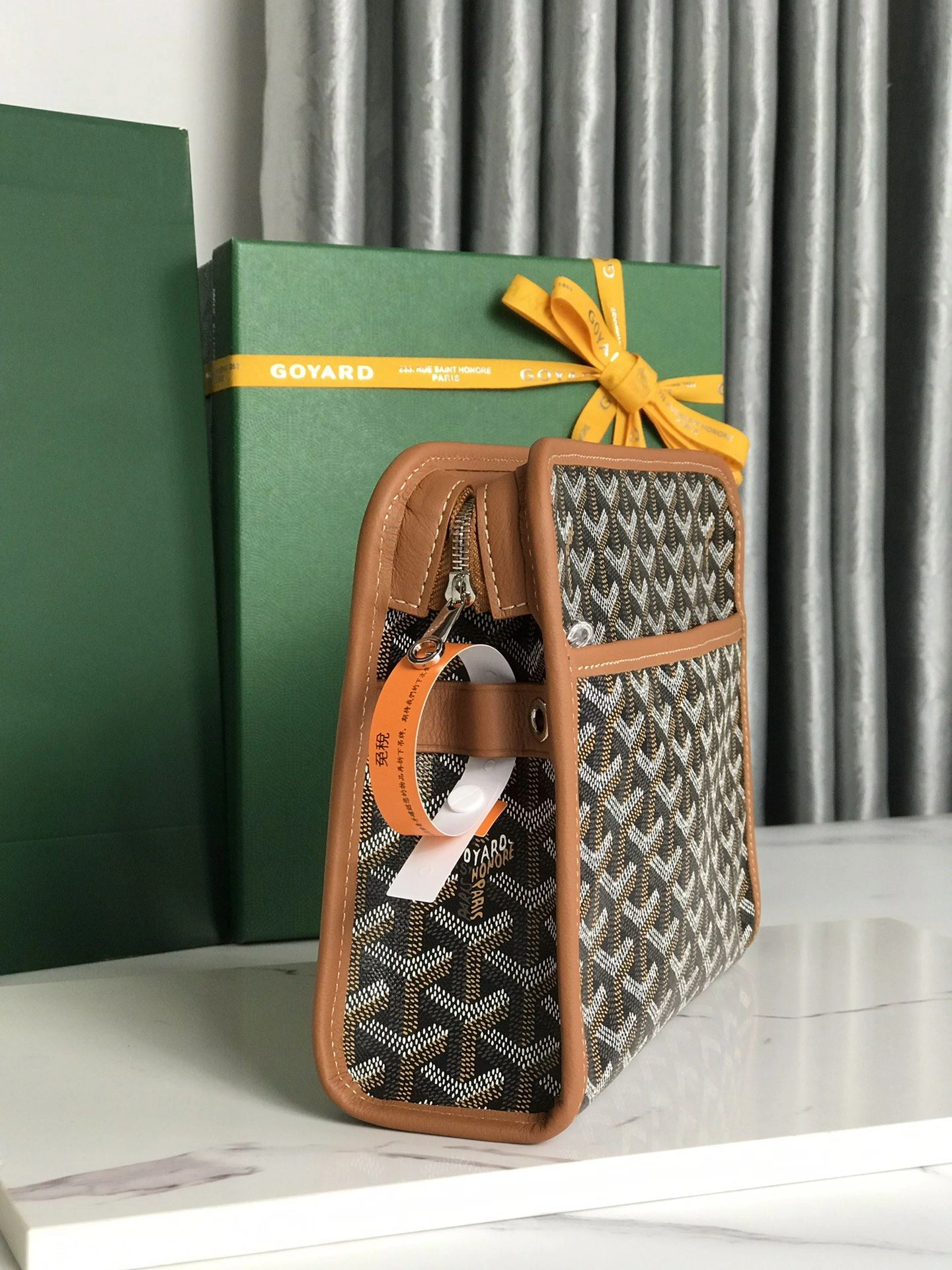 Resilient Gxyxrd Cosmetic Bags 83335