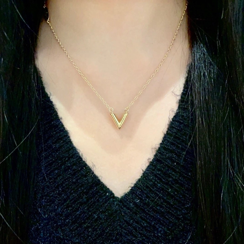 Resilient Chxnxl Necklaces 286924