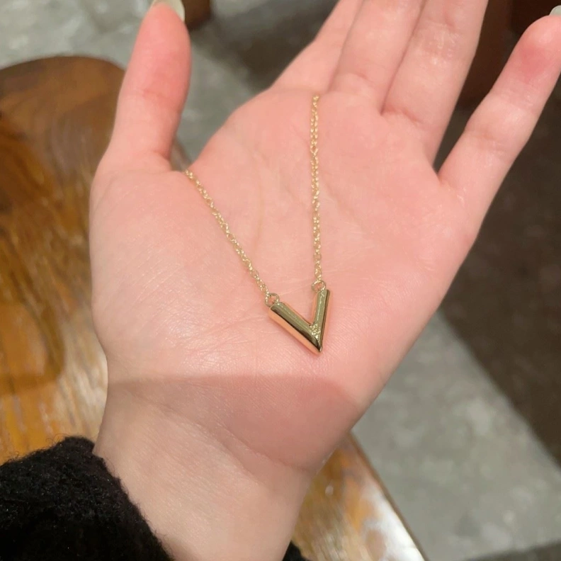 Resilient Chxnxl Necklaces 286924