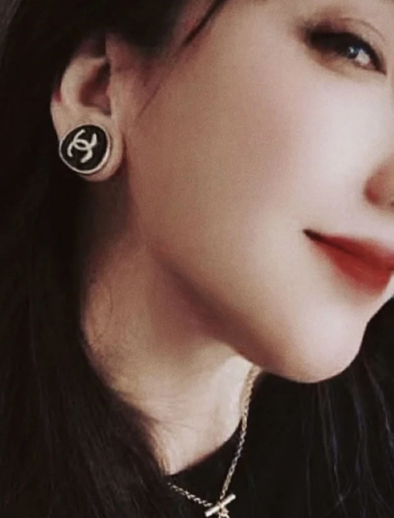 Durable Chxnxl Earrings 287709