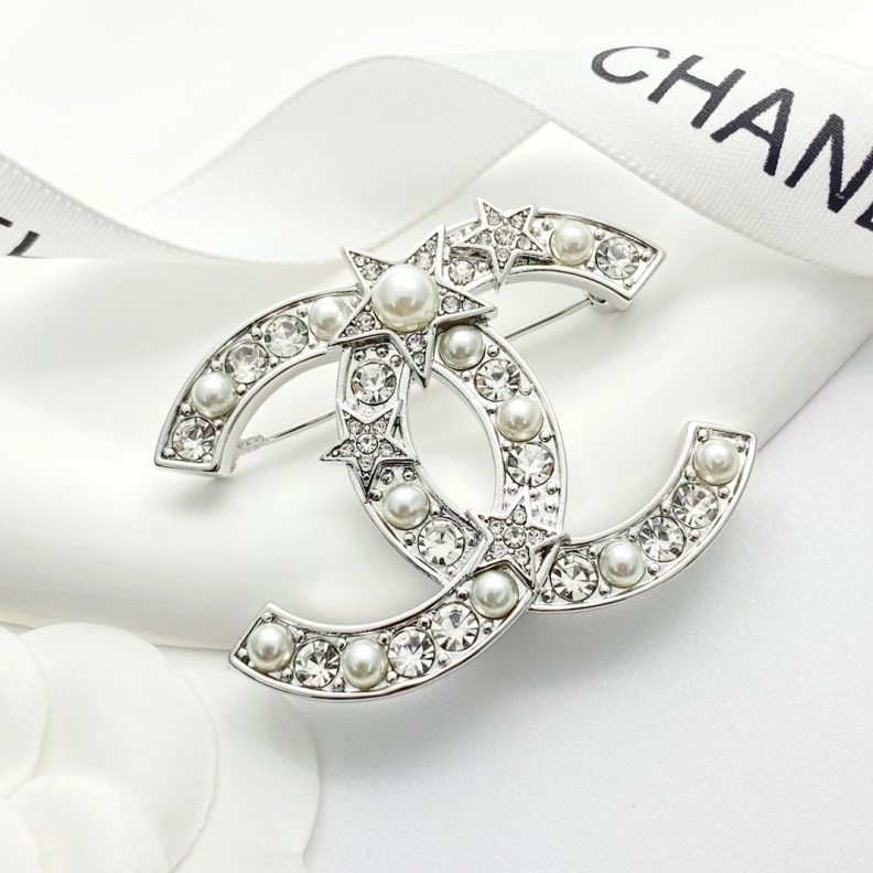 HighQuality Chxnxl Brooches 287883
