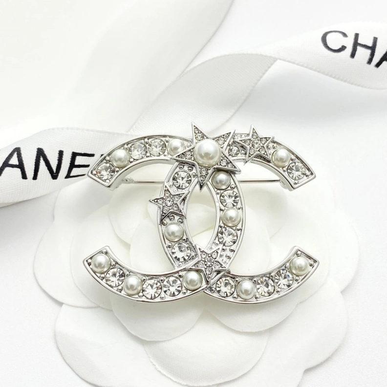 HighQuality Chxnxl Brooches 287883