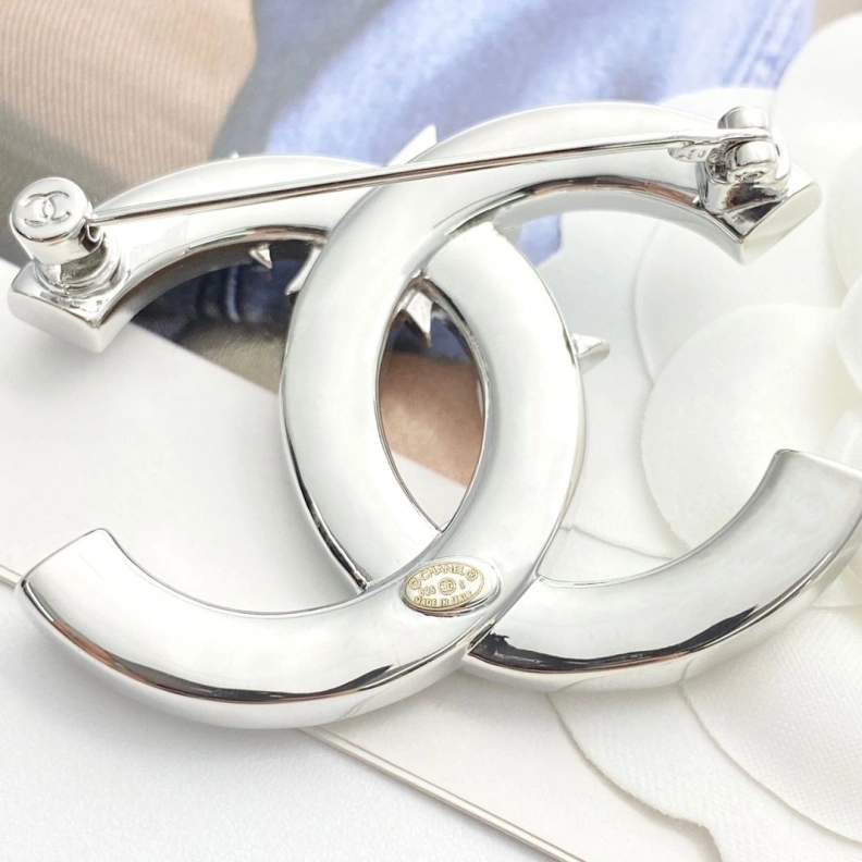 HighQuality Chxnxl Brooches 287883