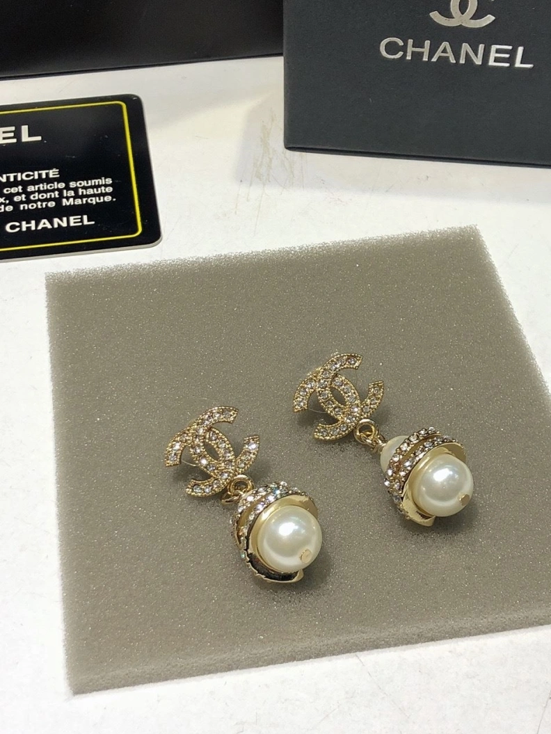Breathable Chxnxl Earrings 287690