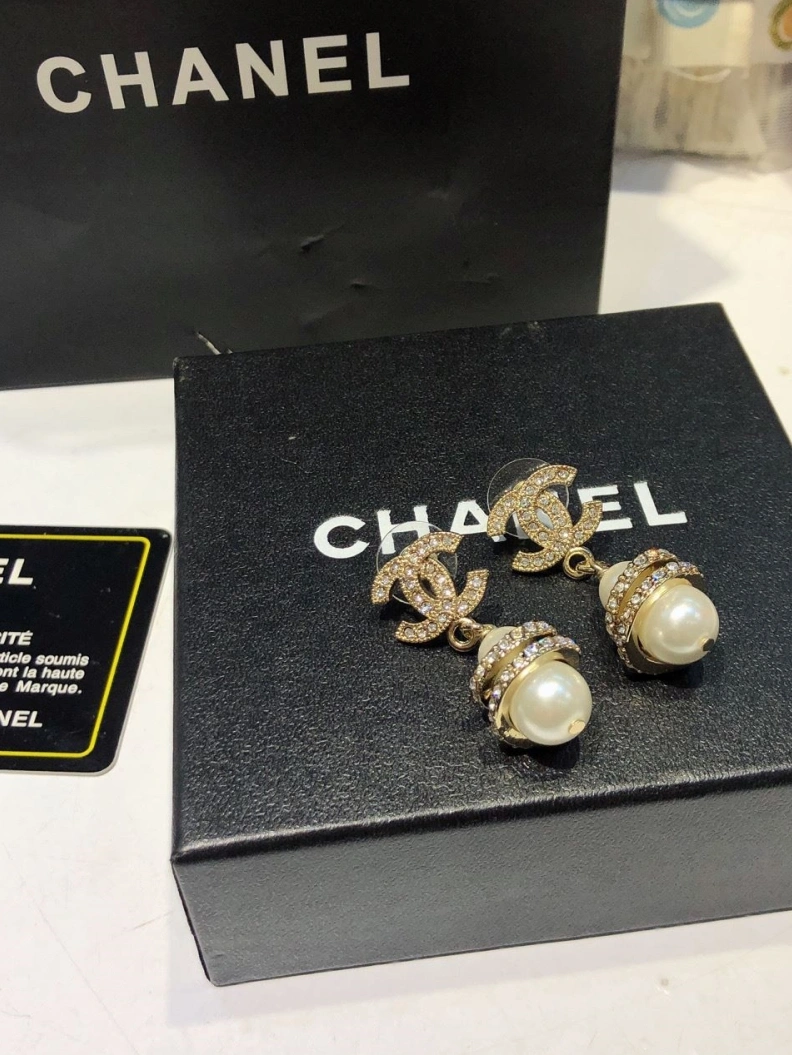Breathable Chxnxl Earrings 287690